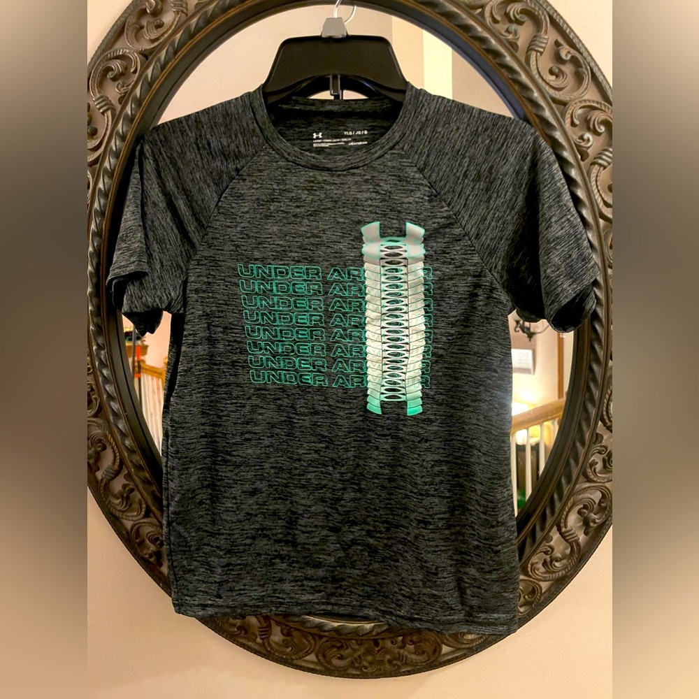Under Armour Loose Fit